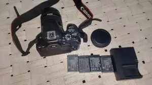 Photo - Canon D200 Digital Camera Full Kit with Accessories