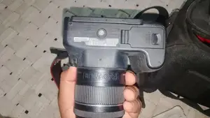 Canon D200 Digital Camera Full Kit with Accessories