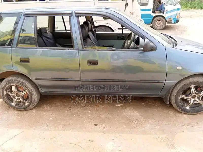 Suzuki Cultus Compact Sedan - Reliable Urban Transportation