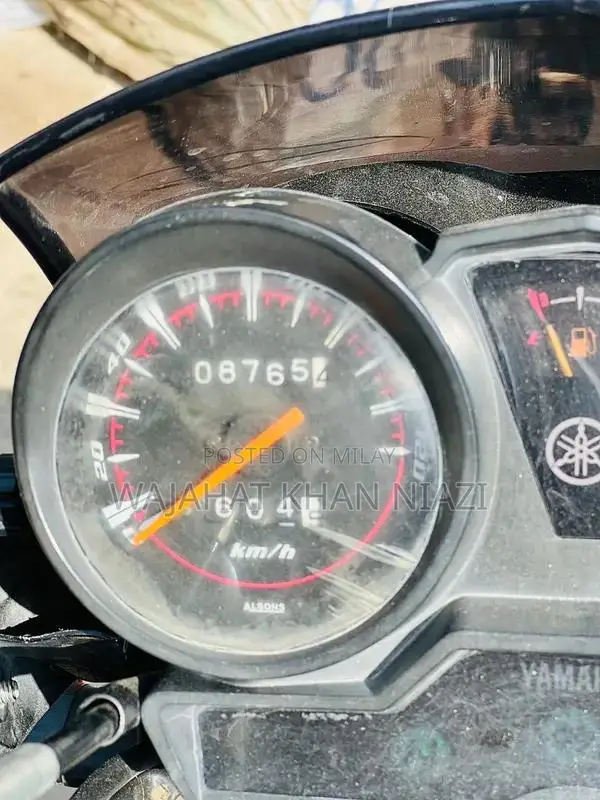 Yamaha YBR 125 Motorcycle - Reliable Black Urban Commuter