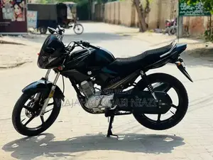 Yamaha YBR 125 Motorcycle - Reliable Black Urban Commuter