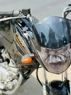 Yamaha YBR 125 Motorcycle - Reliable Black Urban Commuter