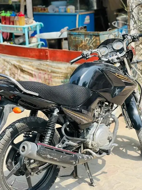 Yamaha YBR 125 Motorcycle - Reliable Black Urban Commuter