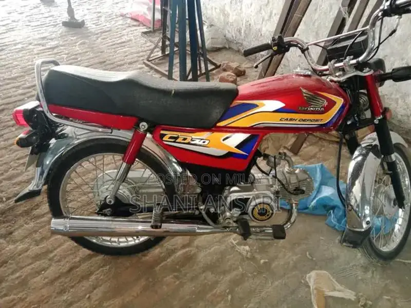 Honda 70 Motorcycle - Classic Compact Bike