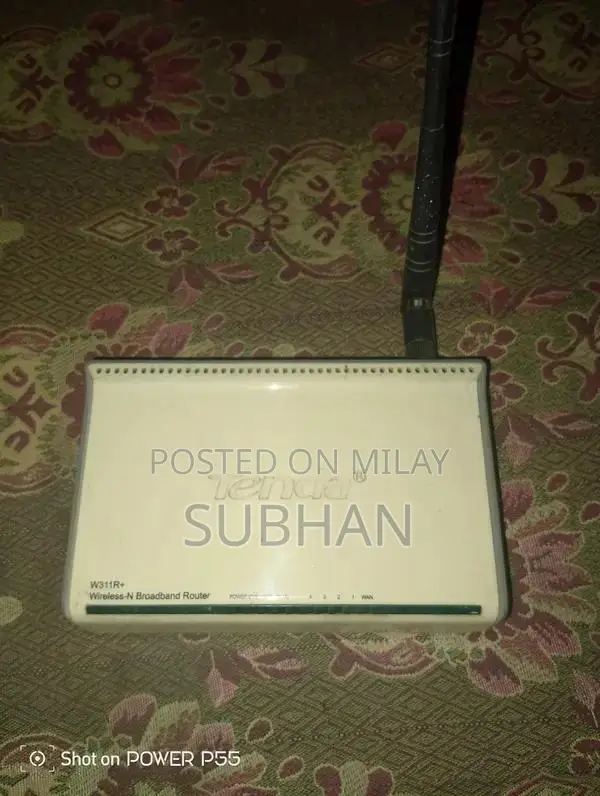 High-Performance Wireless Router with Strong Signal Coverage