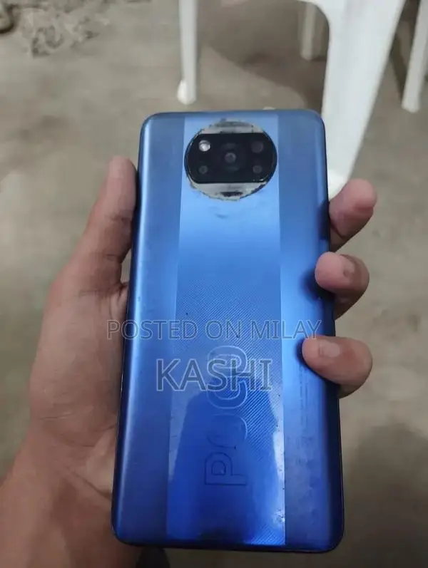 High-Performance Smartphone with 120 Hz Display and Gaming Capabilitie