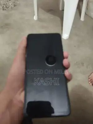 High-Performance Smartphone with 120 Hz Display and Gaming Capabilitie