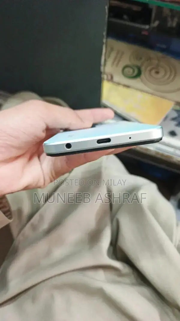 Vivo Y18 Smartphone - 6/128GB Storage, Excellent Condition