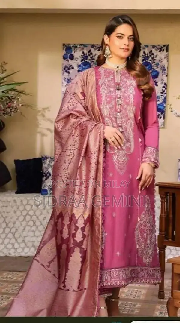 Elegant Asim Jofa Embroidered Lawn Party Wear Suit
