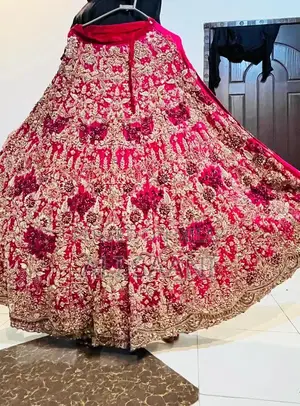 Elegant Bridal Lehnga in Small to Medium Size