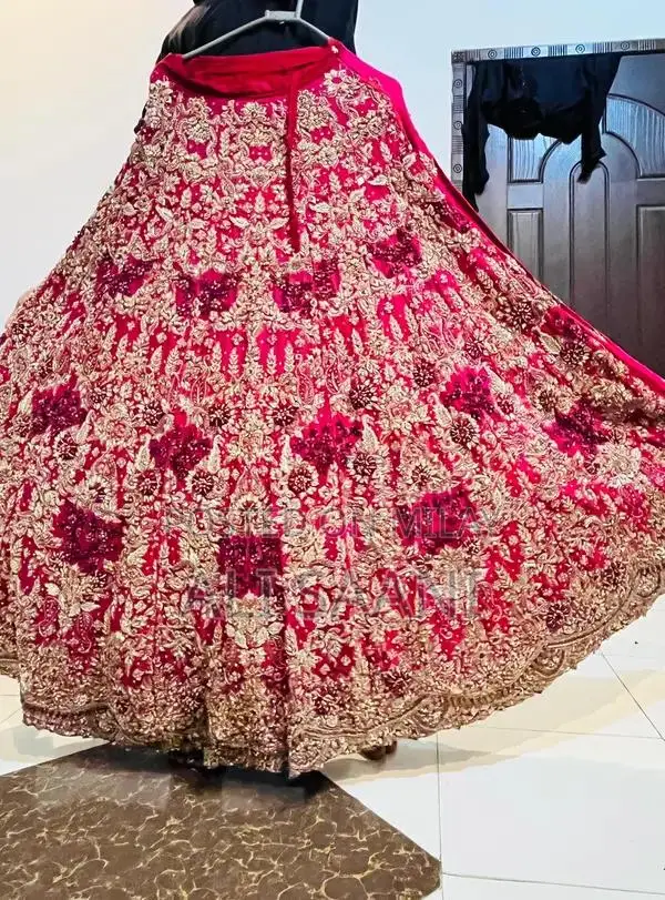 Elegant Bridal Lehnga in Small to Medium Size