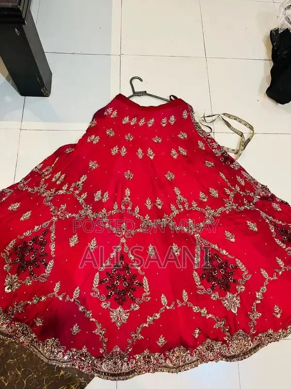 Elegant Bridal Lehnga in Small to Medium Size