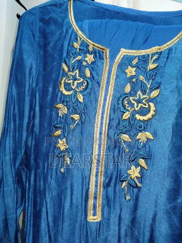 Embroidered 2-Piece Women's Dress Set in Small Size