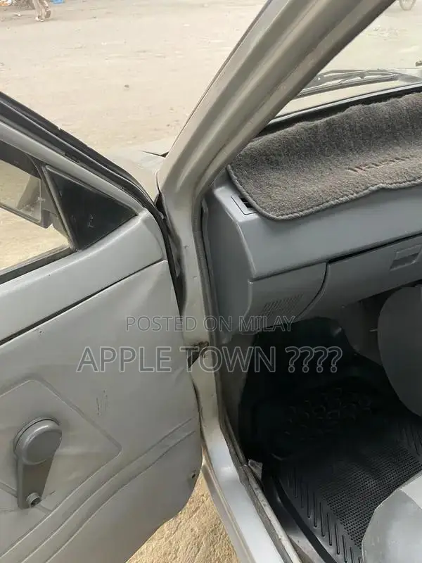 Suzuki Mehran VXR Silver Sedan - Low Mileage 2006 Model