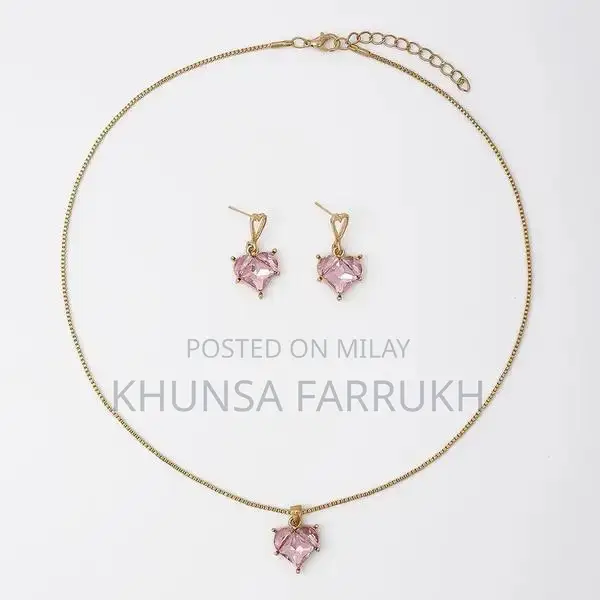 Vintage Elegant Jewelry Set with Timeless Design