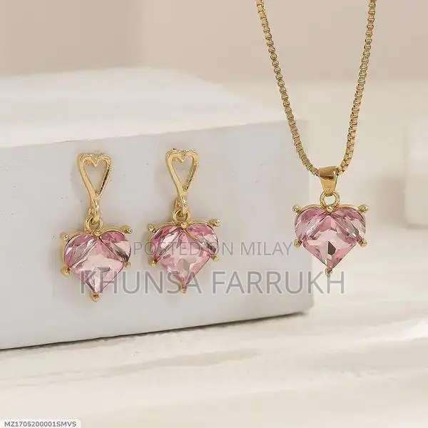 Vintage Elegant Jewelry Set with Timeless Design