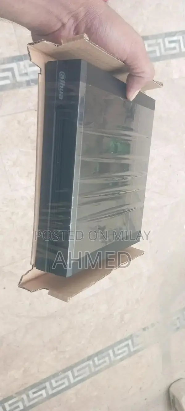 8-Channel Digital Video Recorder Security System Box