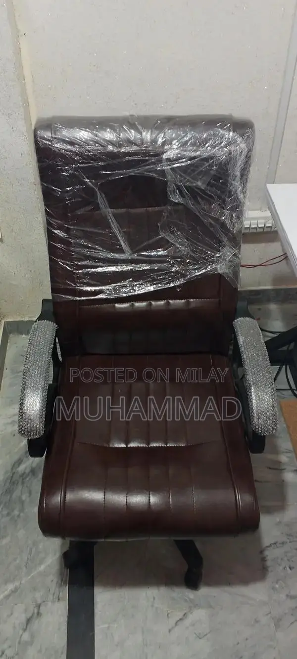 Executive Office Chair - Comfortable King Size Design