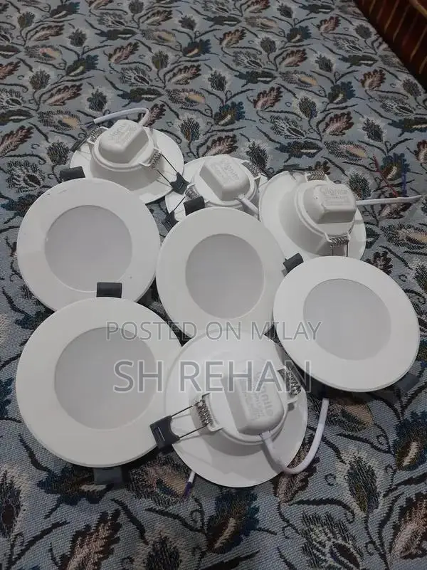 LED Lights with Humidifier and Aroma Diffuser Features