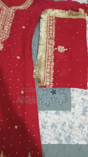 Women's Elegant Formal Dress - Classic and Stylish Design