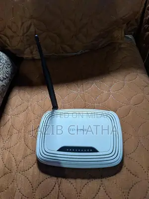 Photo - TP-Link Single Antenna Wireless Modem Router