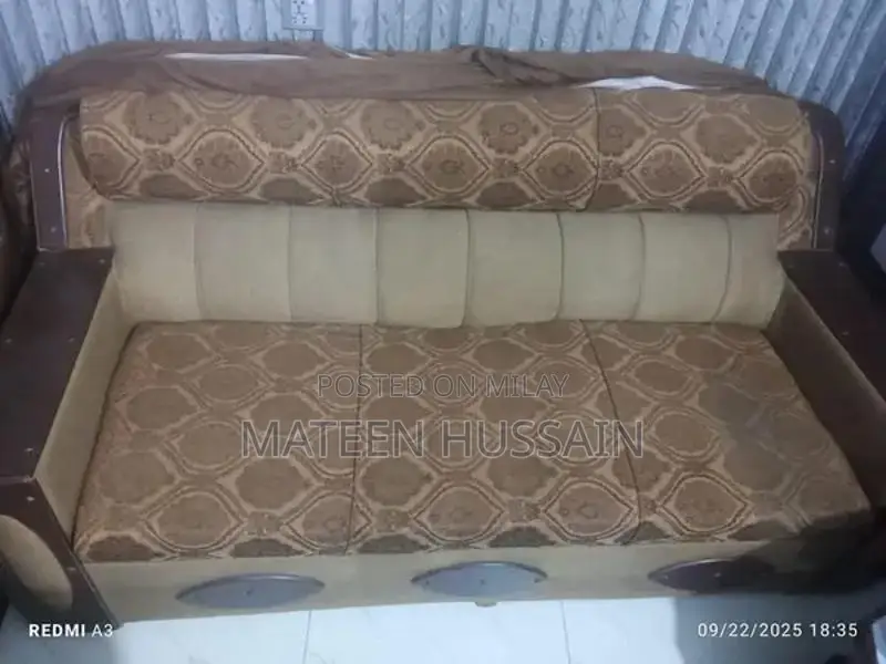Comfortable Brown 5-Seater Sofa Set for Living Room
