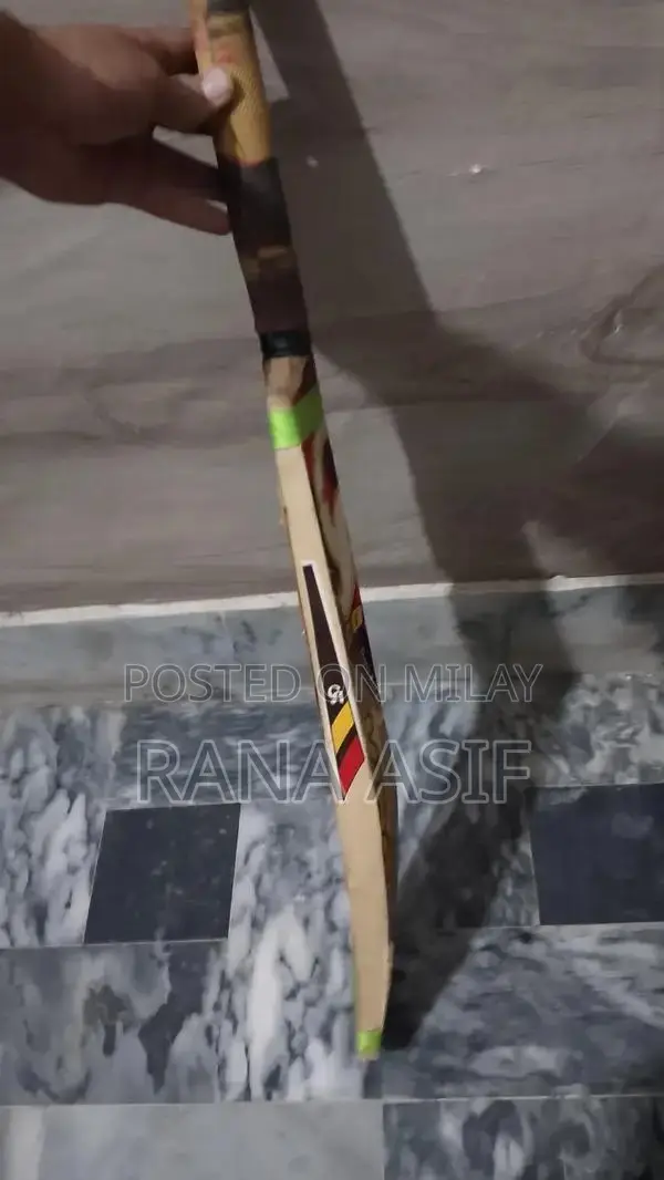 High-Quality Cricket Bat 10x10 Professional Condition