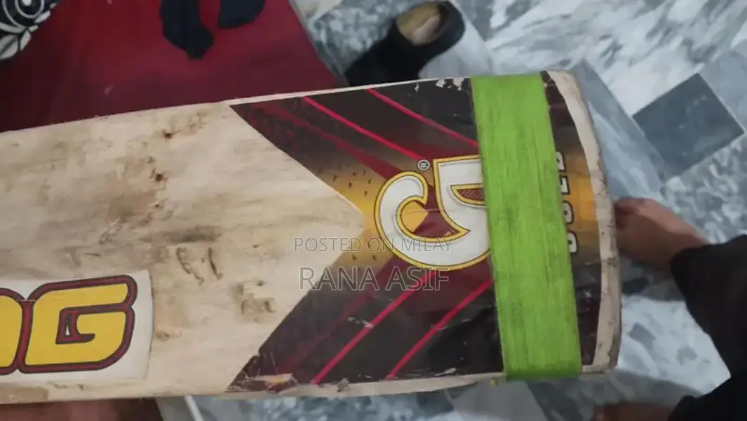 High-Quality Cricket Bat 10x10 Professional Condition