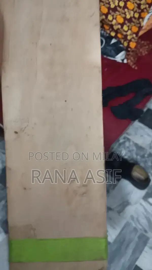 High-Quality Cricket Bat 10x10 Professional Condition