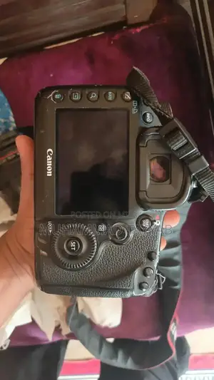 Canon 5D Mark III Professional DSLR Camera with 24-70mm Lens