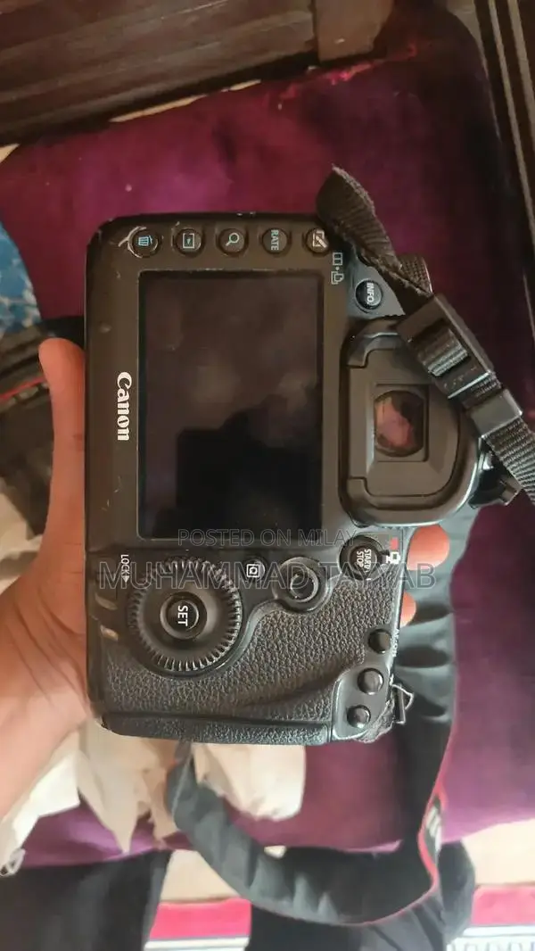 Canon 5D Mark III Professional DSLR Camera with 24-70mm Lens