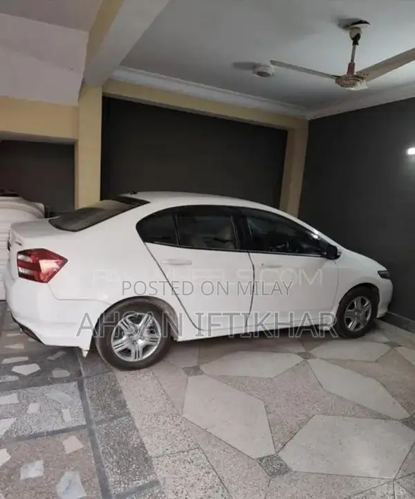 Honda City 1.3 i-VTEC Sedan - Reliable Compact Car