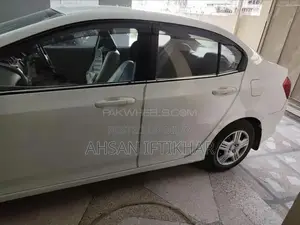 Honda City 1.3 i-VTEC Sedan - Reliable Compact Car