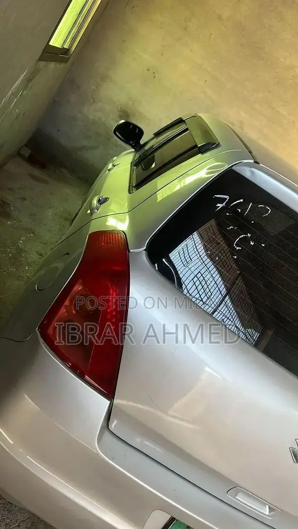 Comfortable Sedan with Good Fuel Economy and Versatile Options