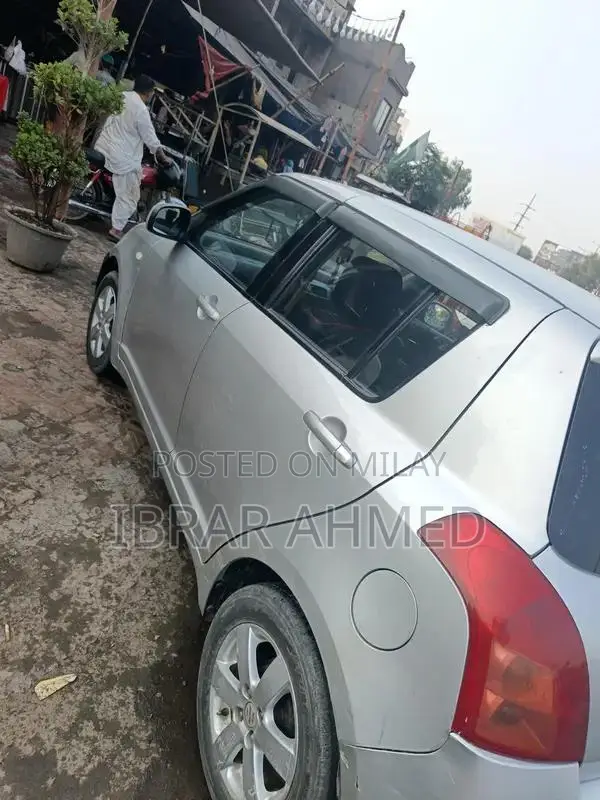 Comfortable Sedan with Good Fuel Economy and Versatile Options