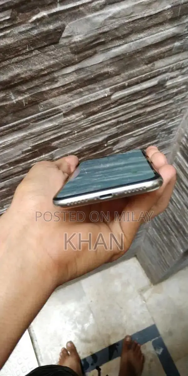 Unlocked Smartphone with 64GB Storage and Functional Features