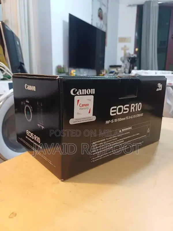 Canon R10 Mirrorless Camera with RF 18-150mm Zoom Lens