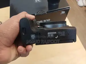 Canon R10 Mirrorless Camera with RF 18-150mm Zoom Lens