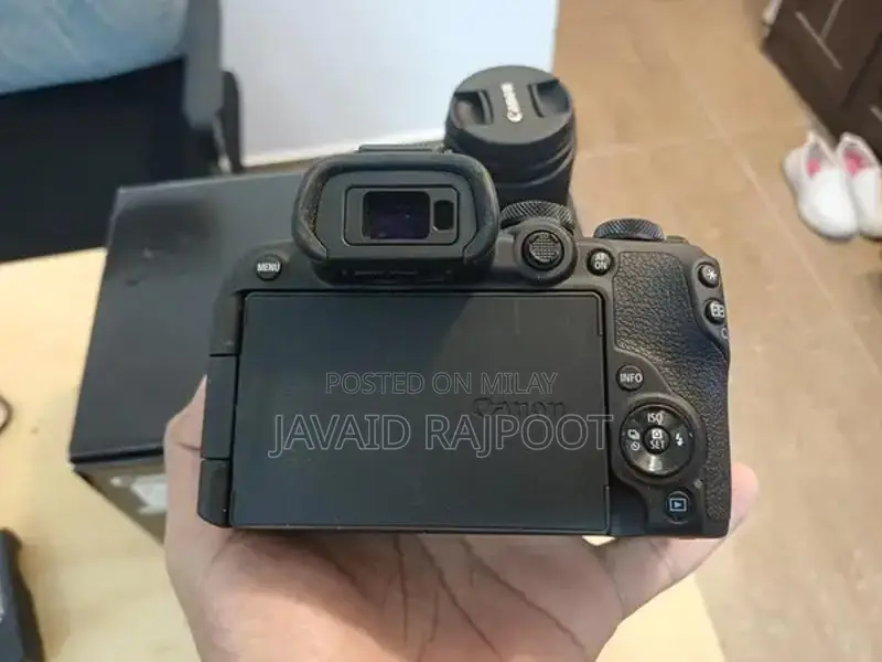 Canon R10 Mirrorless Camera with RF 18-150mm Zoom Lens