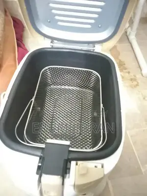 Photo - Compact Deep Fryer Kitchen Appliance