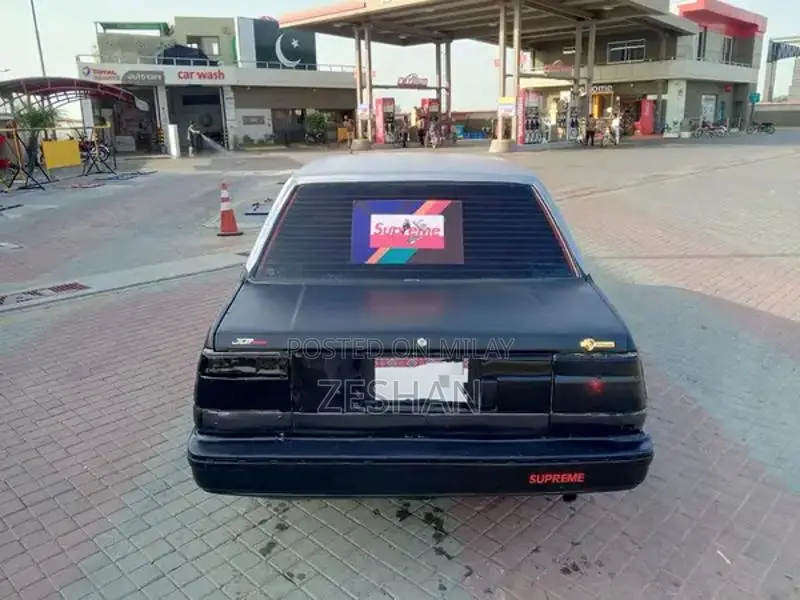Toyota Corolla 1986 Sedan with Power Steering and LED Panel