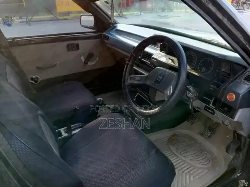 Toyota Corolla 1986 Sedan with Power Steering and LED Panel