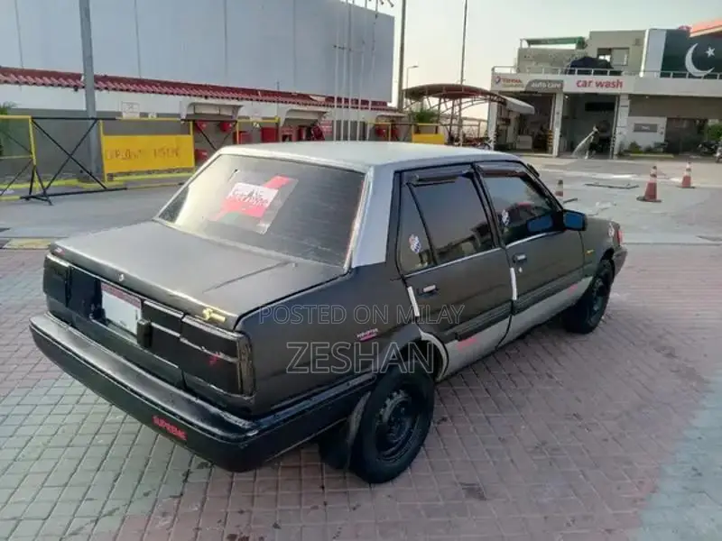 Toyota Corolla 1986 Sedan with Power Steering and LED Panel