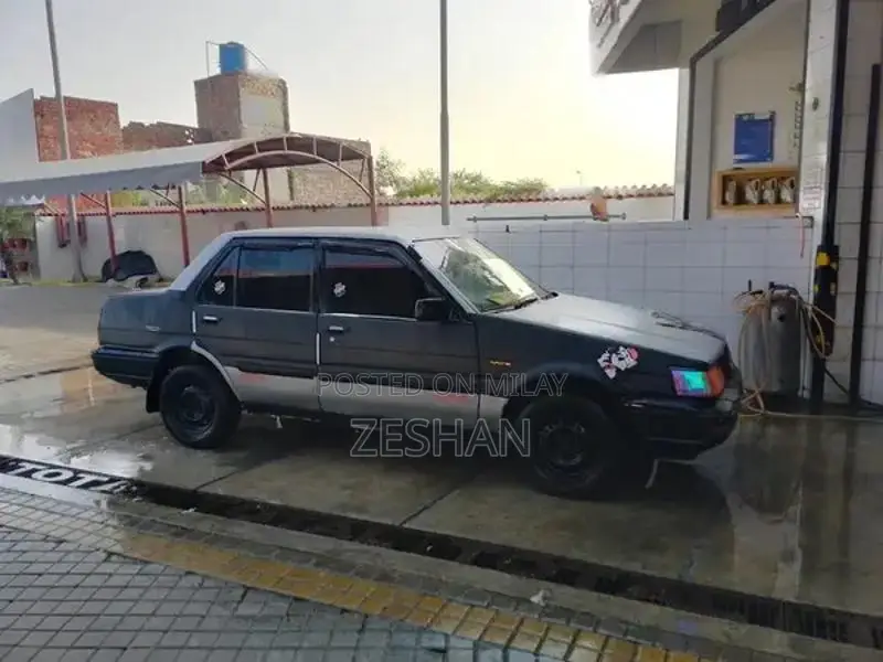 Toyota Corolla 1986 Sedan with Power Steering and LED Panel