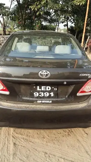 Toyota Corolla XLi Sedan - Reliable Compact Car