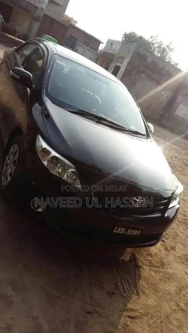 Toyota Corolla XLi Sedan - Reliable Compact Car