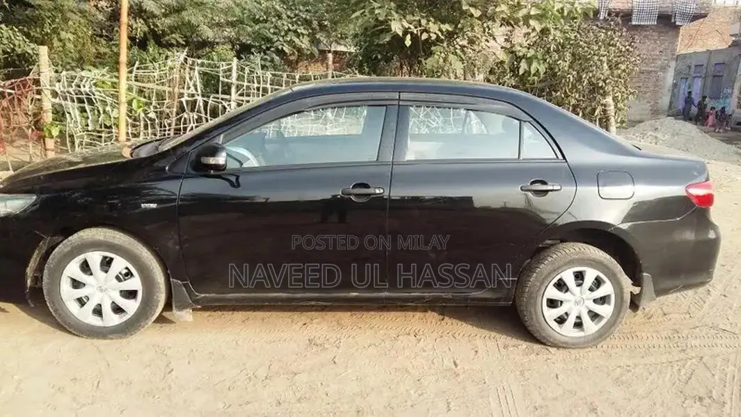 Toyota Corolla XLi Sedan - Reliable Compact Car