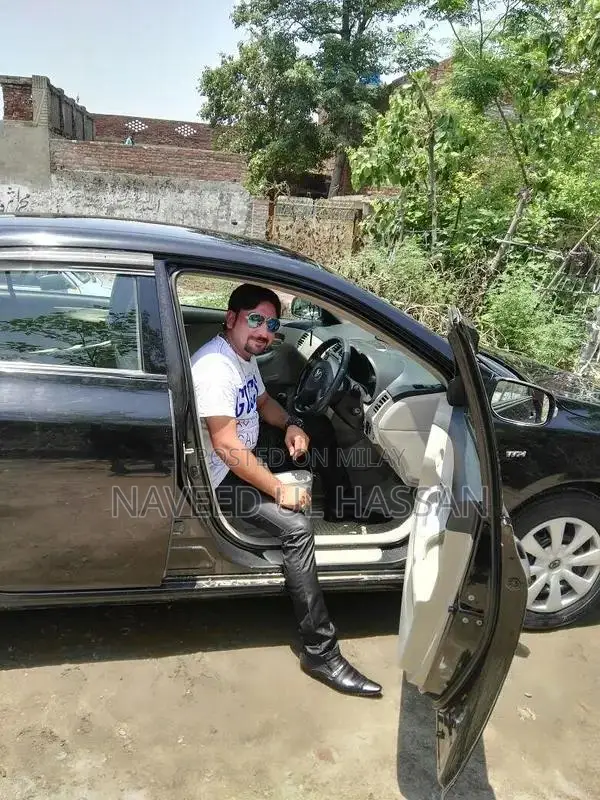 Toyota Corolla XLi Sedan - Reliable Compact Car