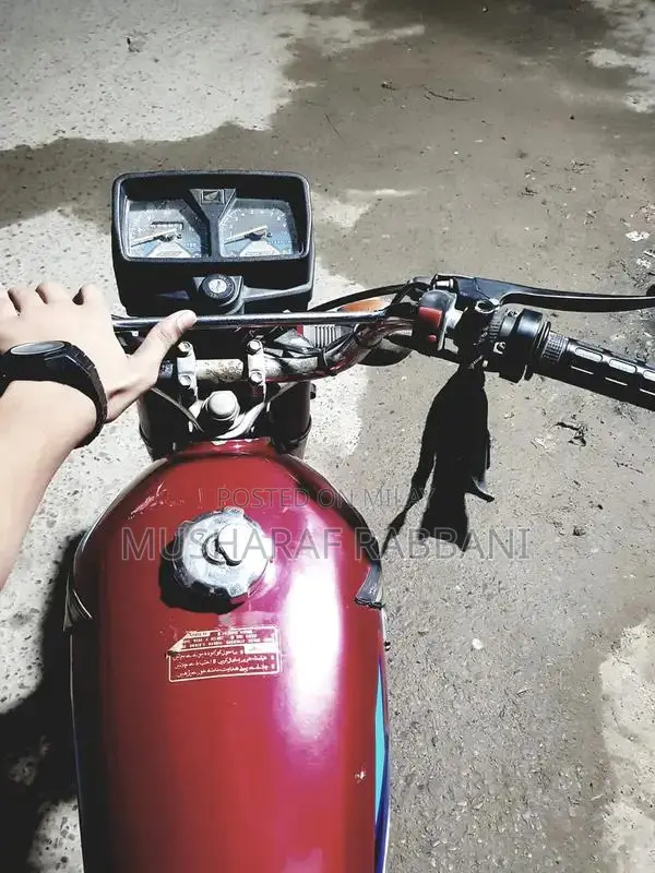 Honda CG 125 Motorcycle - 1988 Classic Single Cylinder Bike