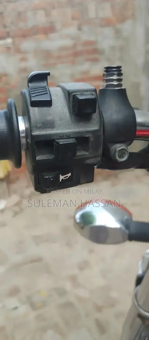 CG 125 Special Edition Motorcycle in Red